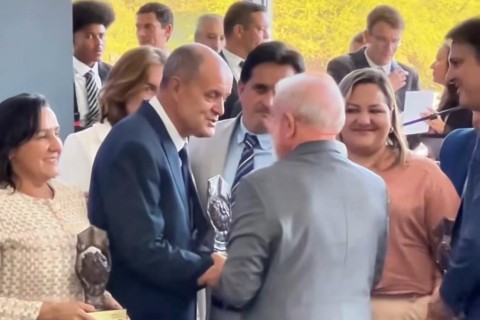 Município de Itumbiara recebe prêmio MEC de Educação por destaque em ensino em tempo integral