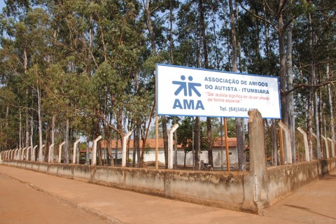 Município de Itumbiara repassa R$ 102 mil para OSC AMA