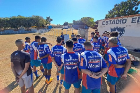 A procura de um lugar para jogar e treinar, Gigante do Vale define em 15 dias a participação no Campeonato Goiano