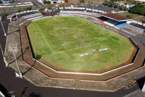 Governo de Itumbiara prevê R$ 500 mil para reforma do Estádio JK e R$ 1,1 milhão de emendas impositivas  de vereadores no orçamento do Esportes para 2025
