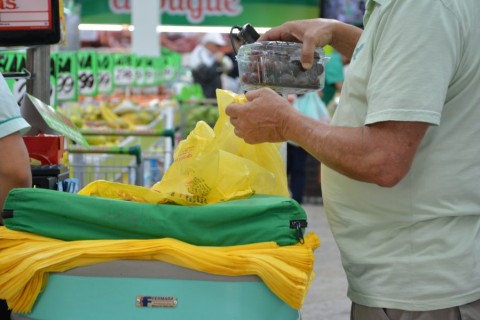Lei municipal prevê fim de uso das sacolas plásticas nos estabelecimentos comerciais de Itumbiara neste mês
