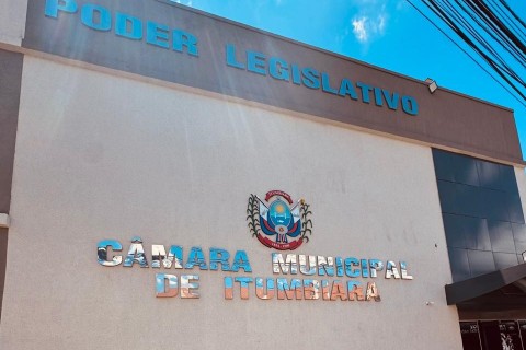 Legislativo de Itumbiara propõe gratificação de R$ 4,5 mil para 8 vereadores,  secretário  discorda e deixa cargo na mesa diretora